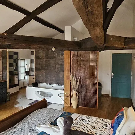 Suite Penthouse Romantique, Confolens, Charente Exterior foto