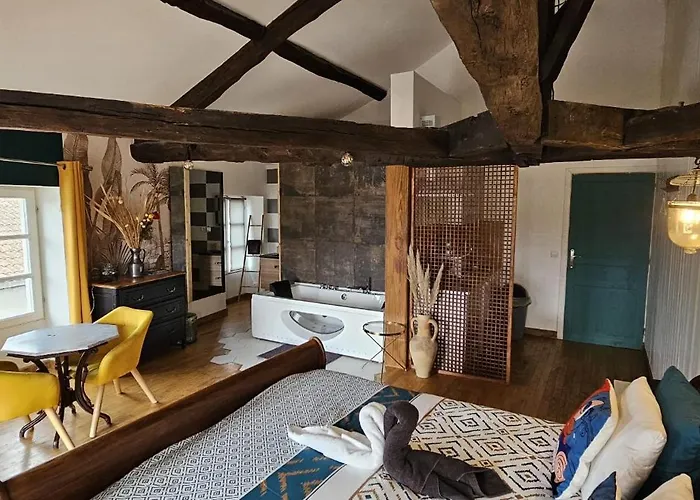 Suite Penthouse Romantique, Confolens, Charente