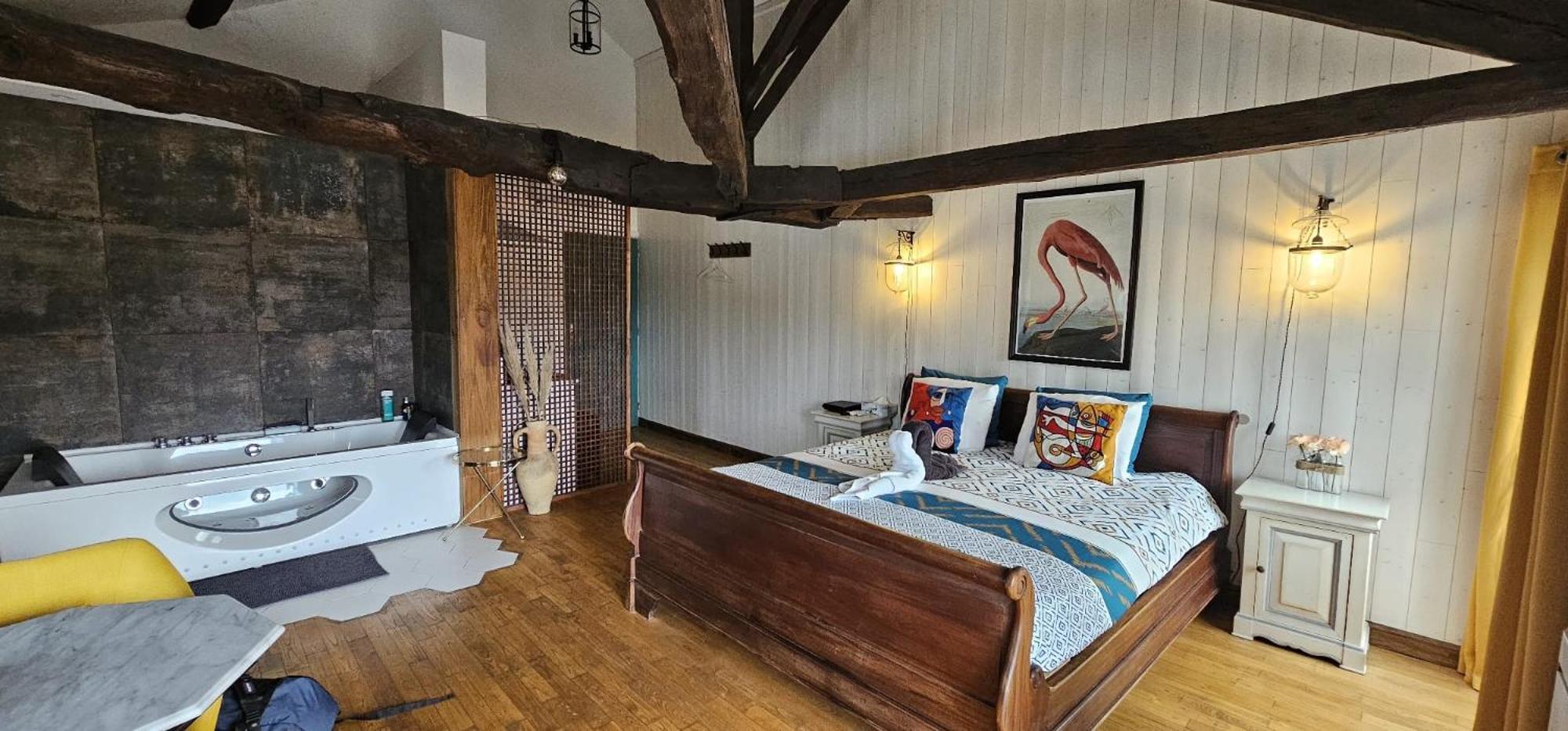 Apartment Penthouse Romantique, Confolens, Charente *